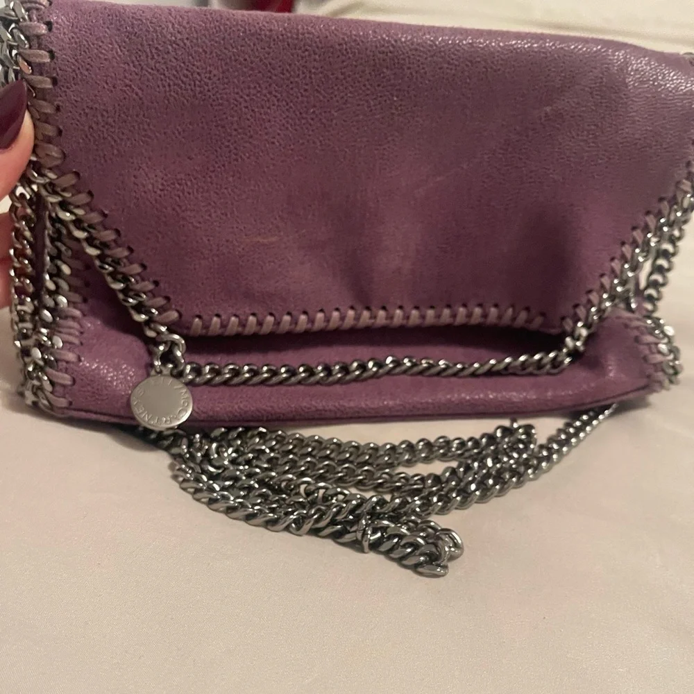 Stella McCartney purple crossbody bag. - Picture 2 of 5